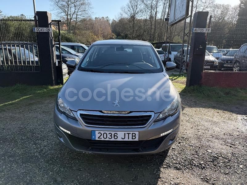 Usado Peugeot 308 SW Active 120 CV (88 kW) 2017 Gris / plata Familiar