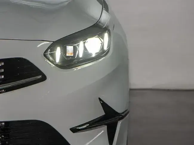 Usado Kia Ceed Style 120 CV (88 kW) 2023 Blanco Utilitario