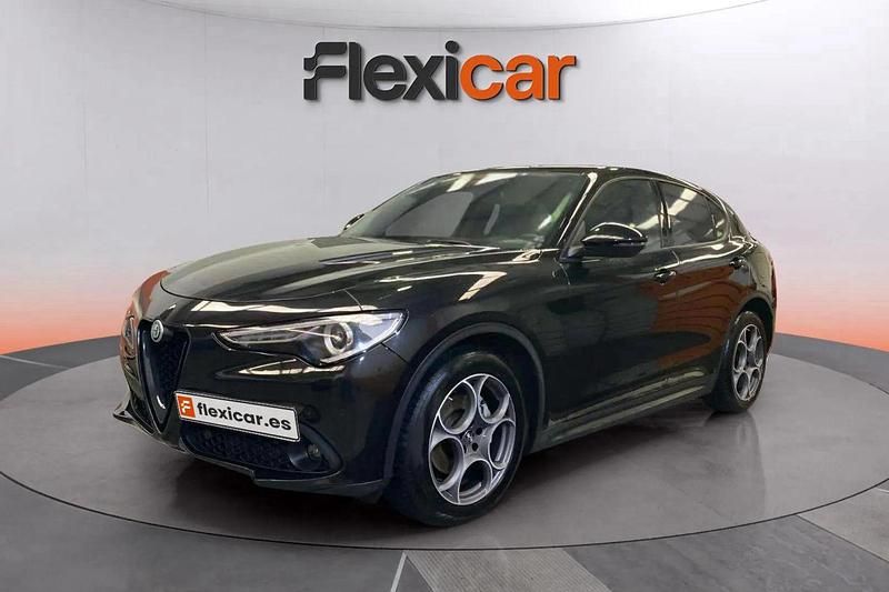 Usado Alfa Romeo Stelvio Sprint 160 CV (117 kW) 2022 Negro SUV