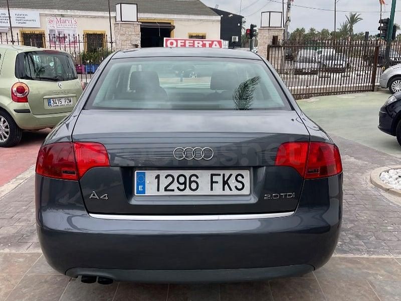 Usado Audi A4 140 CV (102 kW) 2007 Gris / plata Berlina
