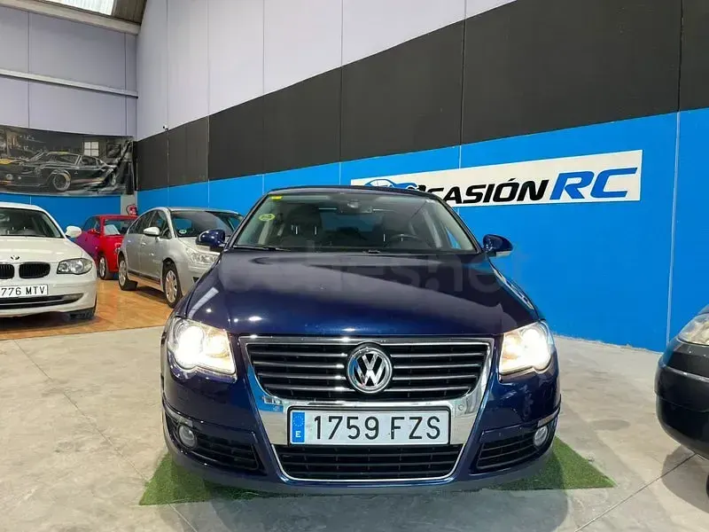 Usado VW Passat Highline 140 CV (102 kW) 2008 Azul Berlina