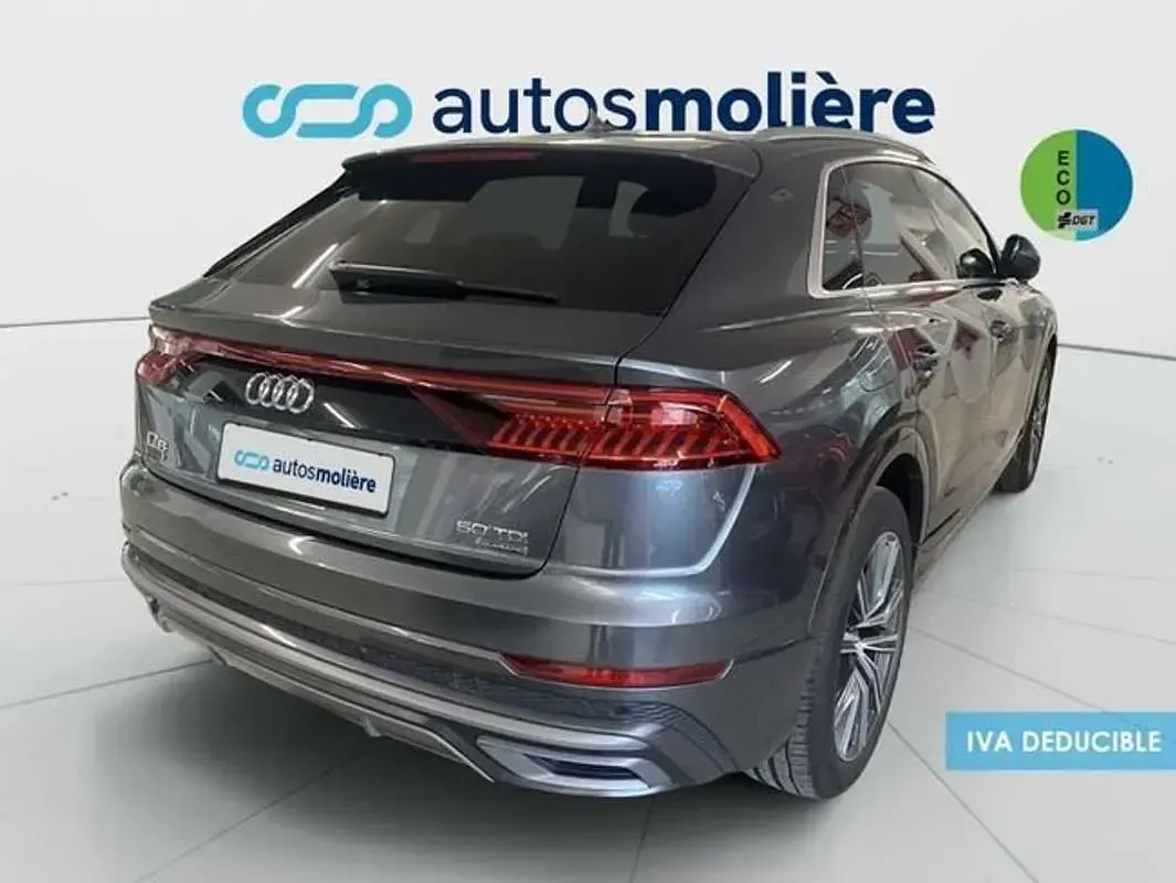 Usado Audi Q8 286 CV (210 kW) 2022 Gris SUV