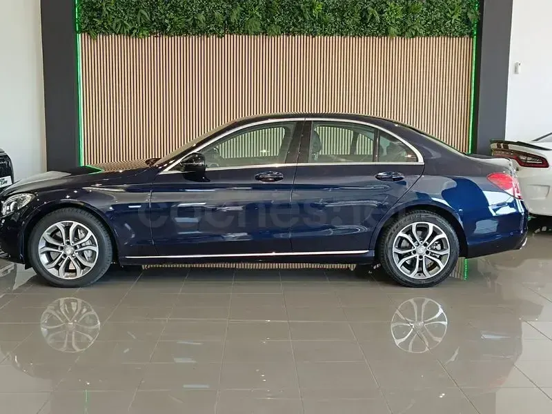 Usado Mercedes C350e 279 CV (205 kW) 2016 Azul Berlina