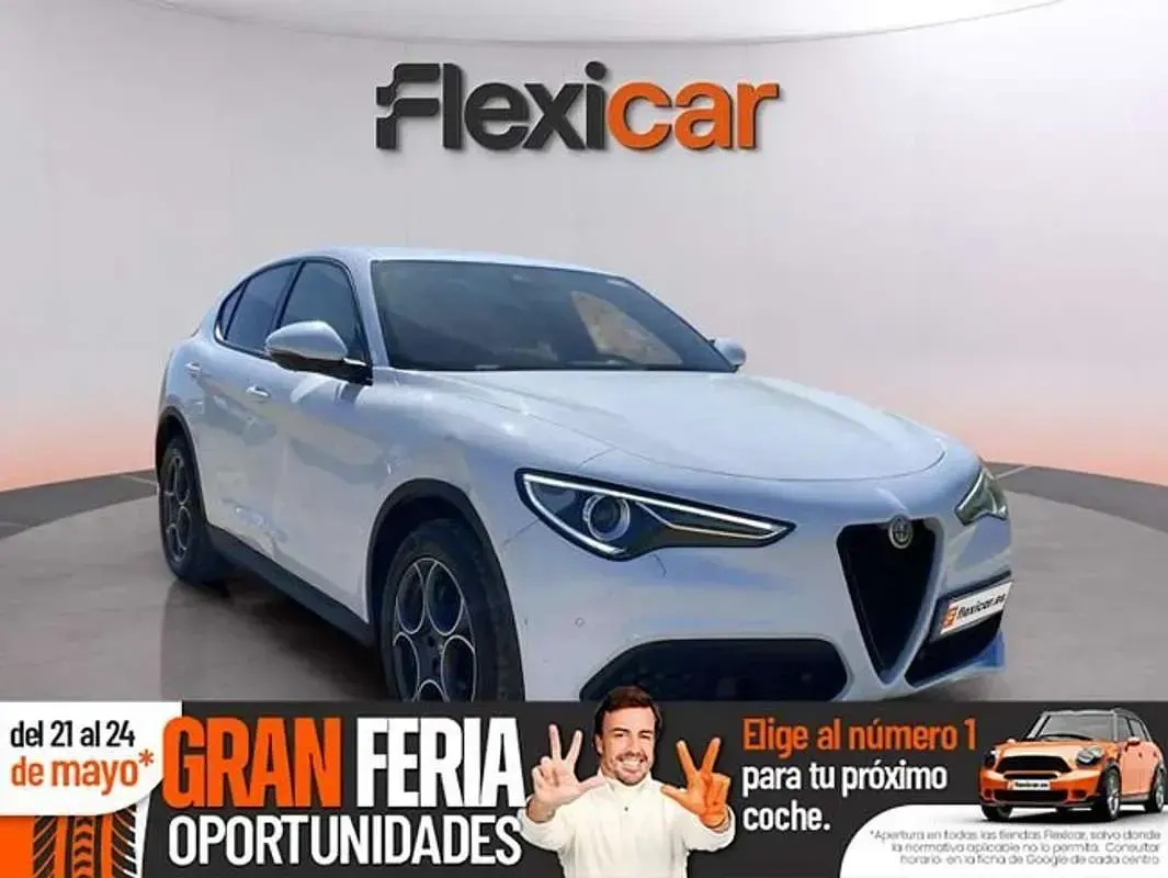 Usado Alfa Romeo Stelvio Sprint 200 CV (147 kW) 2022 Blanco SUV