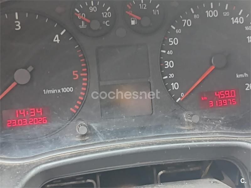 Usado Audi A3 Ambition 110 CV (80 kW) 2002 Negro Utilitario