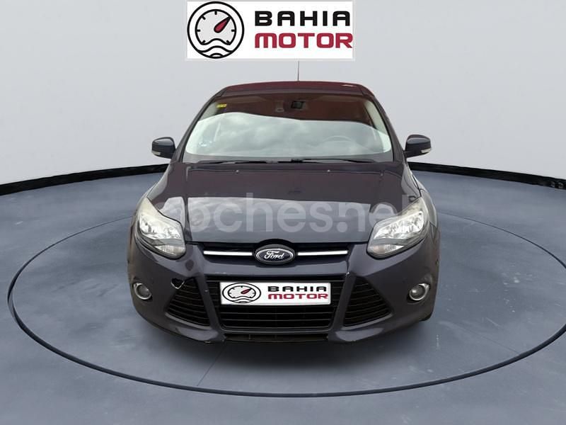 Usado Ford Focus Trend 125 CV (91 kW) 2012 Gris / plata Berlina