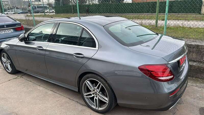 Usado Mercedes E220 194 CV (142 kW) 2019 Gris Berlina