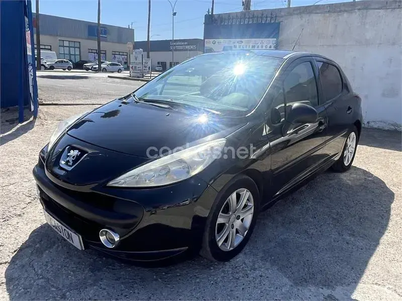 Usado Peugeot 207 Premium 90 CV (66 kW) 2007 Negro Berlina