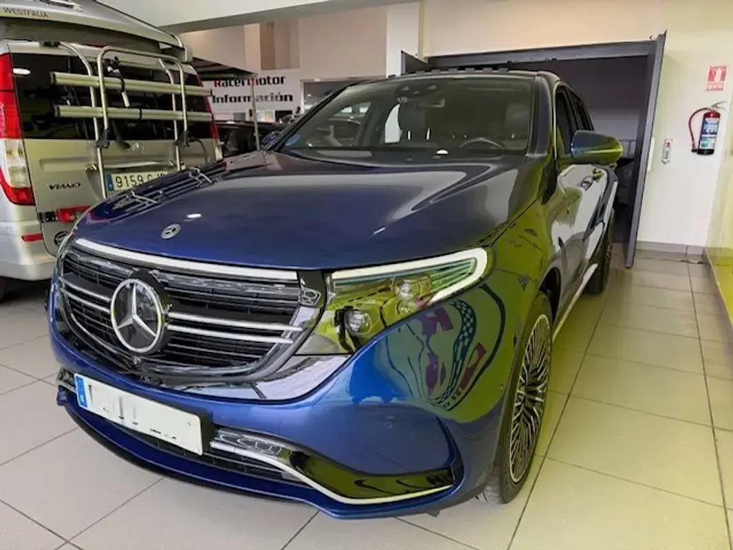 Usado Mercedes EQC400 300 kW (408 CV) 2020 Azul SUV