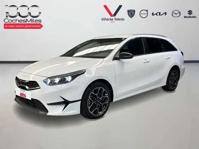 Begagnad Kia Ceed Style 100 HK (73 kW) 2025 Vit Halvkombi