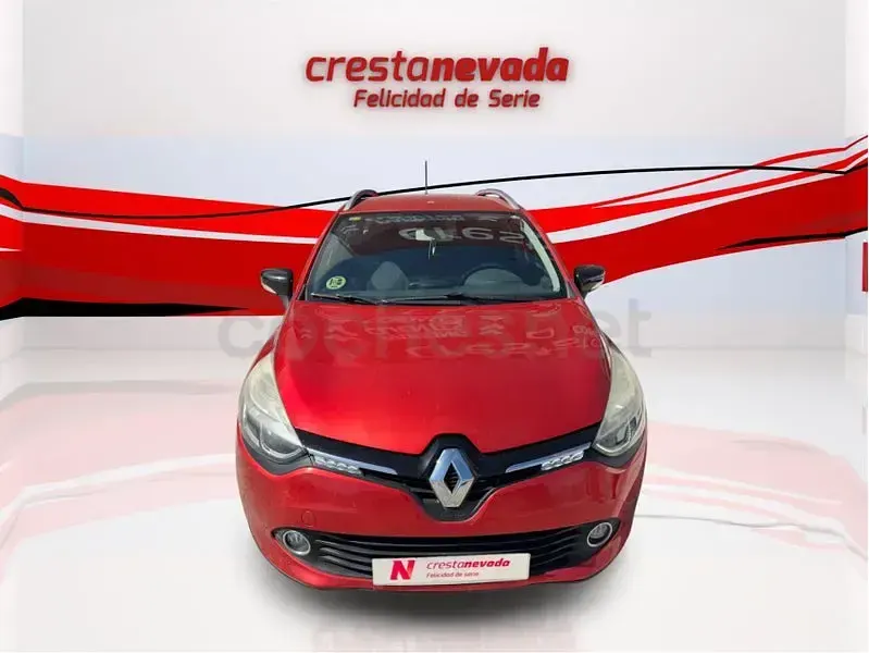 Usado Renault Clio GrandTour 90 CV (66 kW) 2014 Rojo Familiar