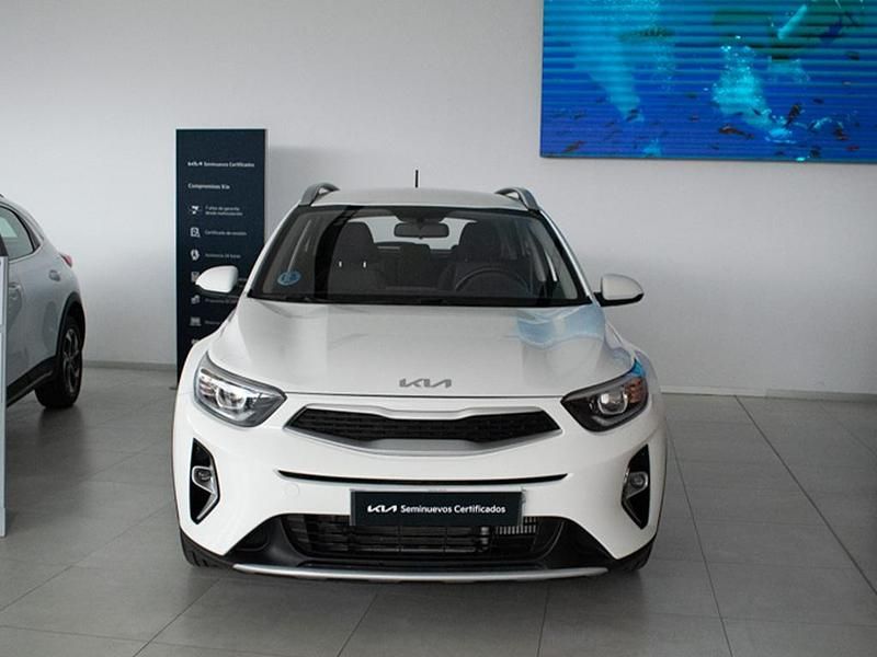 Usado Kia Stonic 100 CV (73 kW) 2024 Blanco SUV