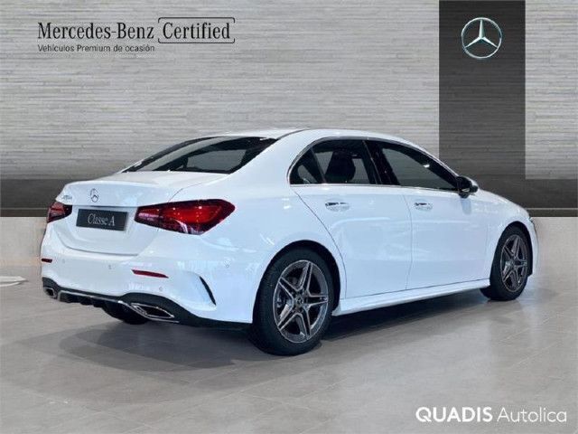 Usado Mercedes A180 AMG line 116 CV (85 kW) 2024 Blanco polar
