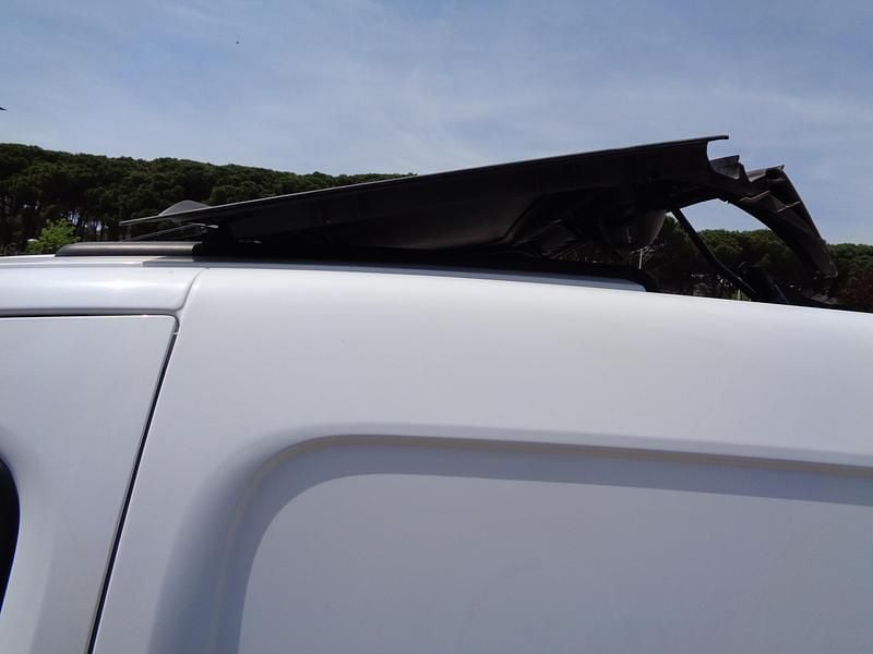 Usado Renault Kangoo 75 CV (55 kW) 2016 Blanco Monovolumen