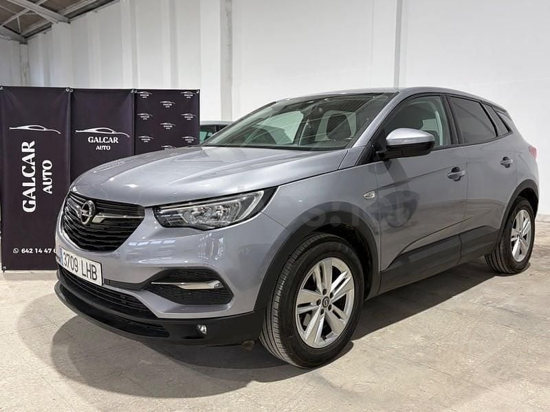 Usado Opel Grandland X Edition 130 CV (95 kW) 2021 Gris / plata SUV