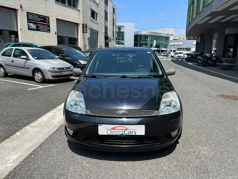 Usado Ford Fiesta Trend 100 CV (73 kW) 2005 Negro Utilitario