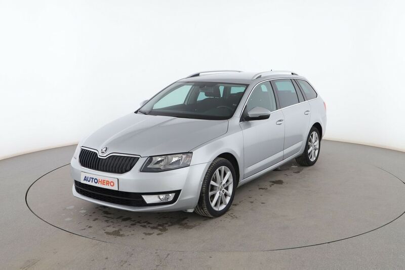 Plata Usado 2013 Skoda Octavia Elegance Berlina | 10.899 € (Precio justo) - Imagen 1/3