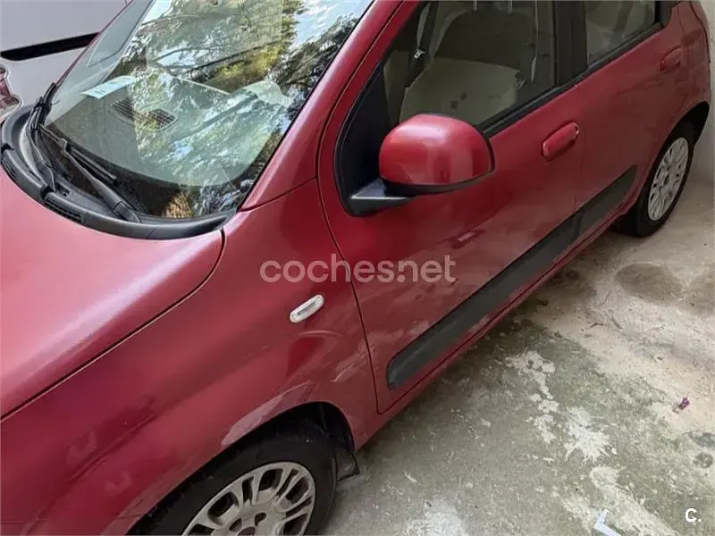 Usado Fiat Panda Easy 69 CV (50 kW) 2016 Rojo Utilitario