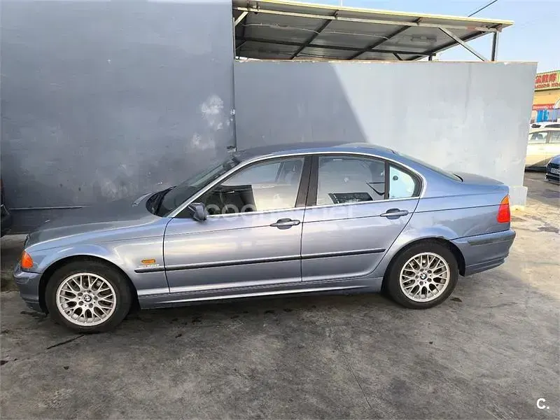 Usado BMW 320 150 CV (110 kW) 2001 Gris / plata Berlina