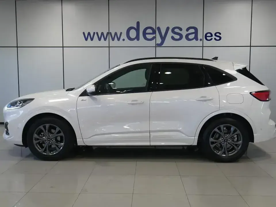 Usado Ford Kuga ST-Line X 190 CV (139 kW) 2023 Blanco SUV