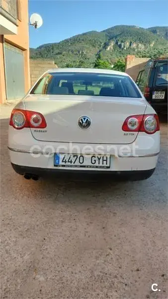 Usado VW Passat Edition 140 CV (102 kW) 2010 Blanco Berlina