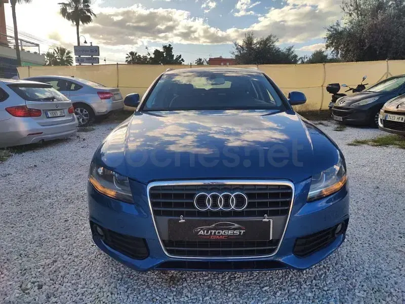 Usado Audi A4 143 CV (105 kW) 2008 Azul Familiar