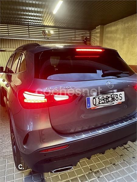 Usado Mercedes GLA200 150 CV (110 kW) 2024 Gris / plata SUV