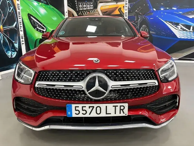 Usado Mercedes GLC220 194 CV (142 kW) 2022 Granate SUV