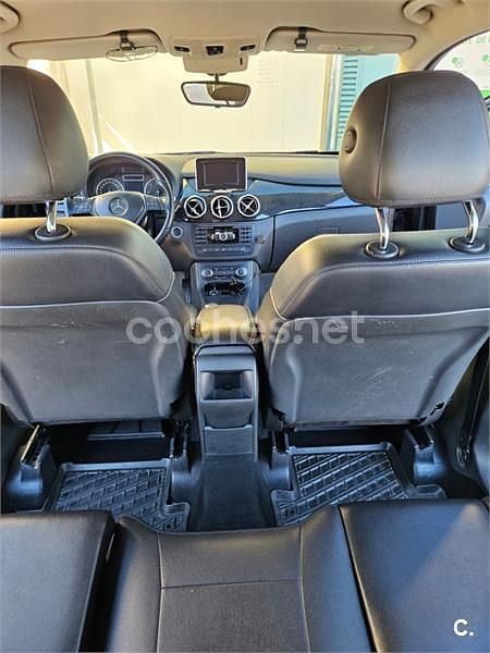 Usado Mercedes B180 109 CV (80 kW) 2015 Negro Utilitario