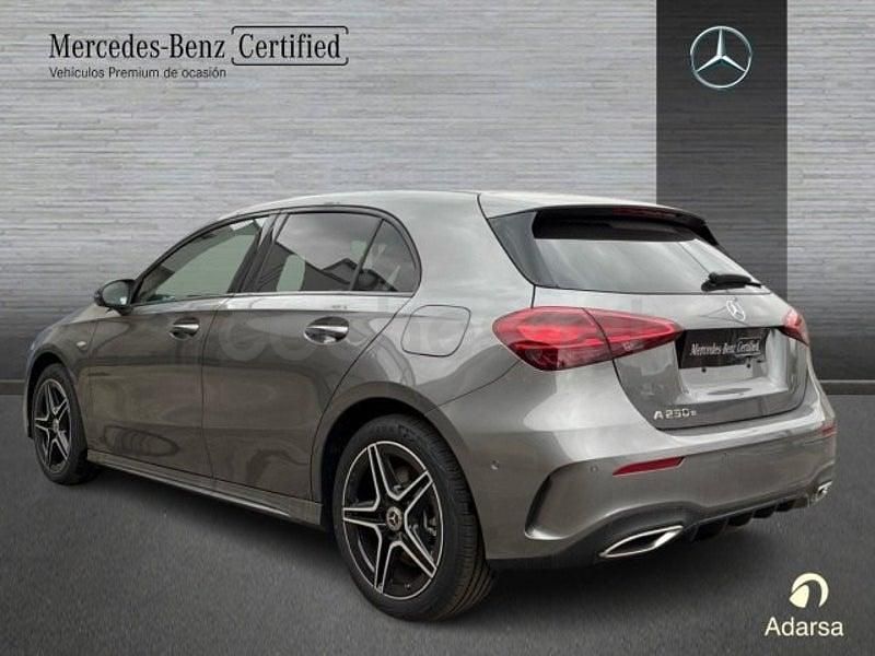 Nuevo Mercedes A250 AMG line 218 CV (160 kW) 2025 Gris / plata Berlina