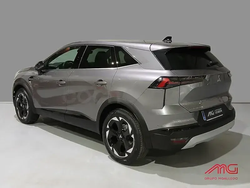 Usado Mitsubishi Grandis 158 CV (116 kW) 2025 Gris / plata SUV