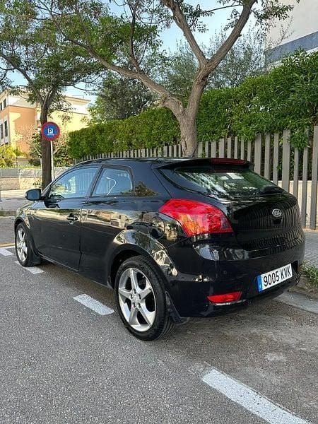 Używany Kia Ceed Active 128 KM (94 kW) 2011 Czarny Hatchback