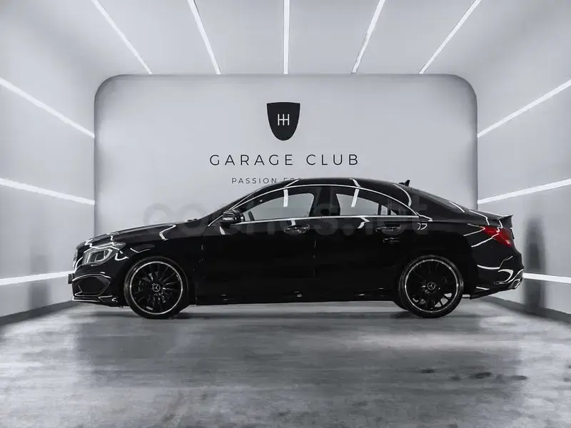 Usado Mercedes CLA220 AMG line 177 CV (130 kW) 2015 Negro Coupe
