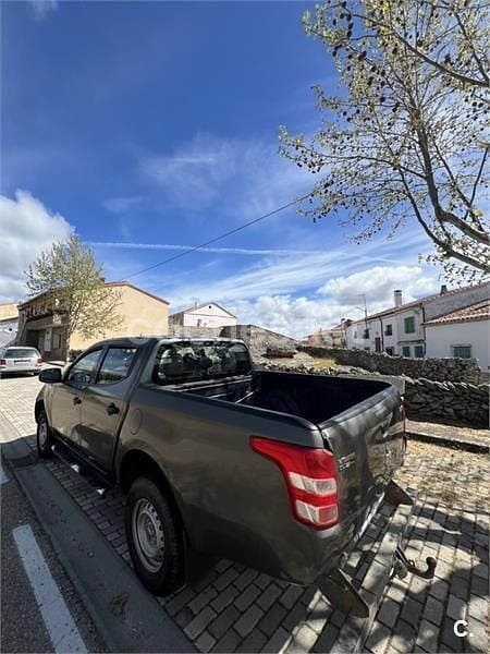 Usado Mitsubishi L200 154 CV (113 kW) 2015 Verde Pickup/Camioneta
