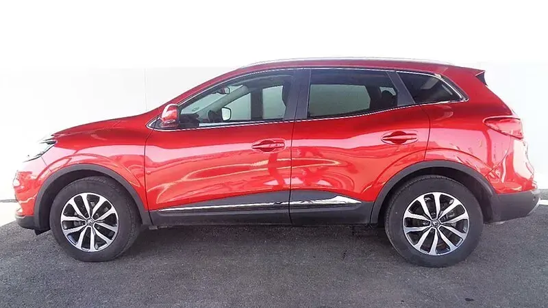 Usado Renault Kadjar Zen 140 CV (102 kW) 2022 Rojo SUV
