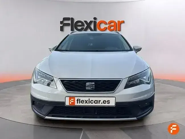 Usado Seat Leon FR 150 CV (110 kW) 2018 Blanco