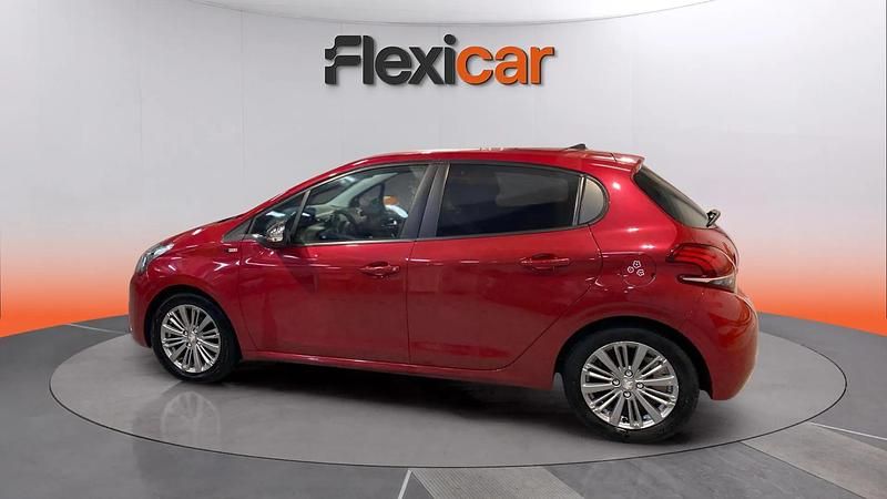 Usado Peugeot 208 Access 82 CV (60 kW) 2017 Rojo Utilitario