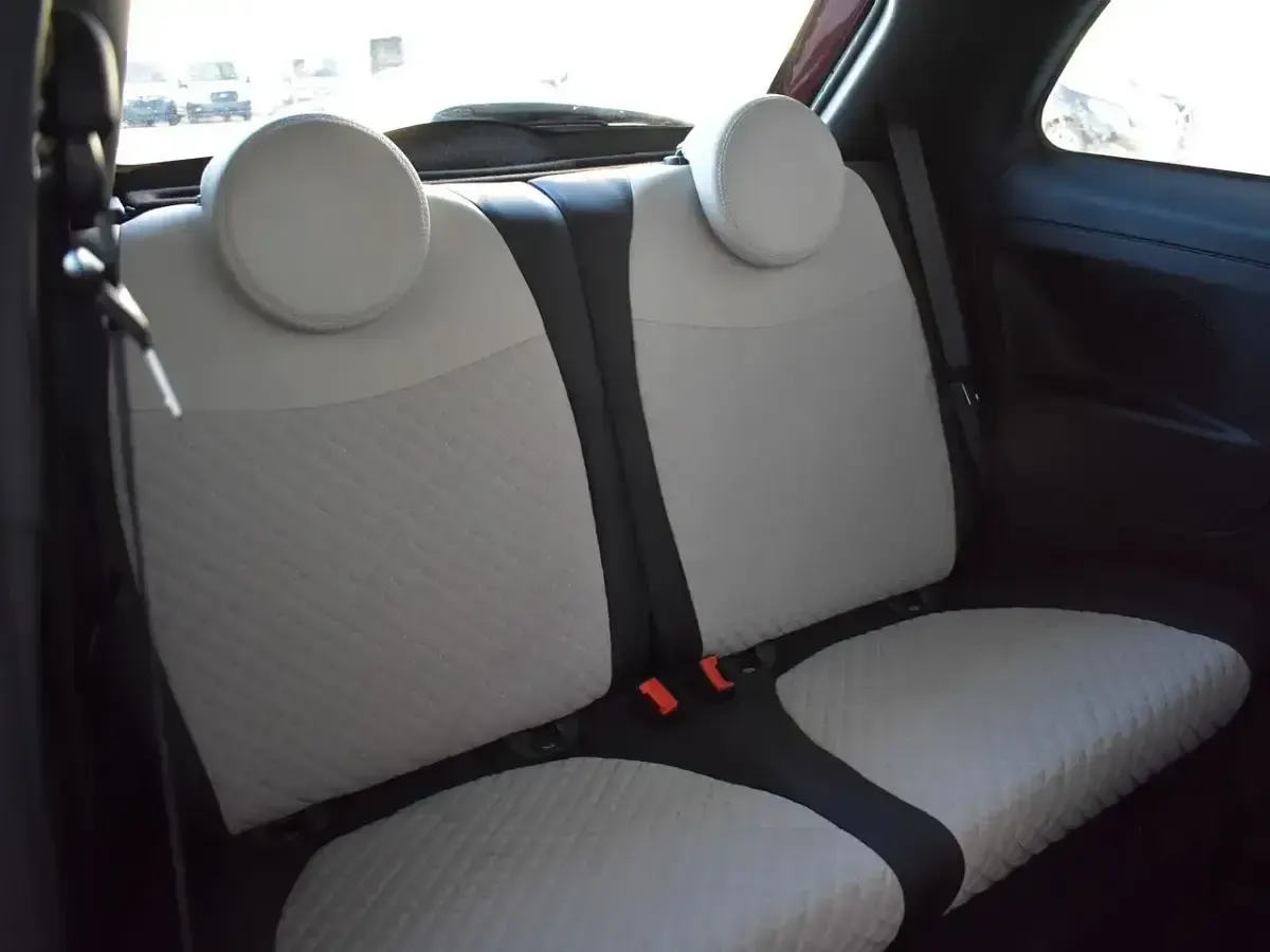 Usado Fiat 500 Dolcevita 70 CV (51 kW) 2021 Rojo Utilitario