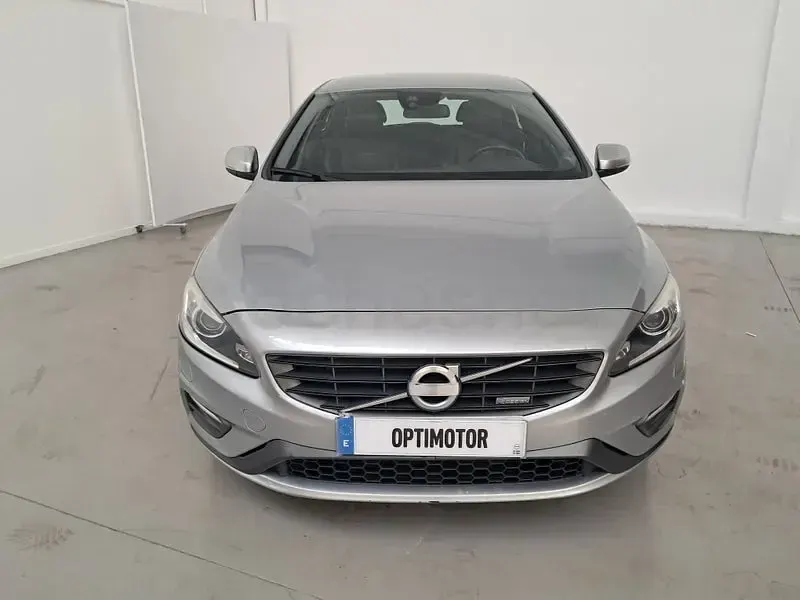 Usado Volvo V60 R-Design Kinetic 136 CV (100 kW) 2014 Gris / plata Familiar