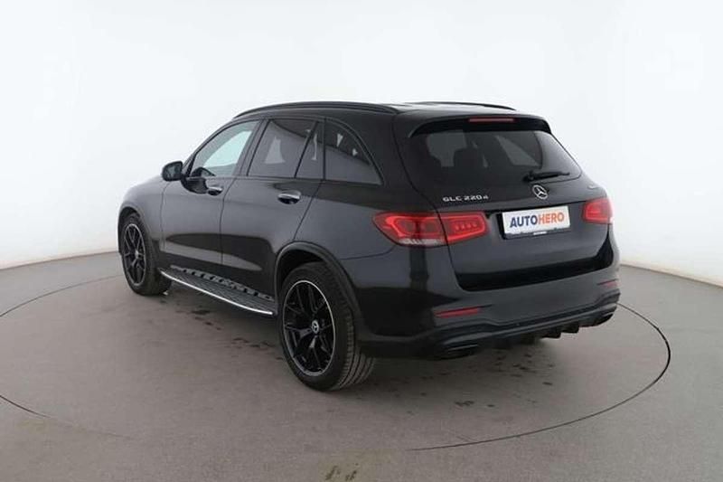 Usado Mercedes GLC220 AMG line 196 CV (144 kW) 2022 Negro SUV