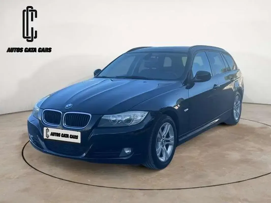 Usado BMW 318 143 CV (105 kW) 2011 Negro Familiar