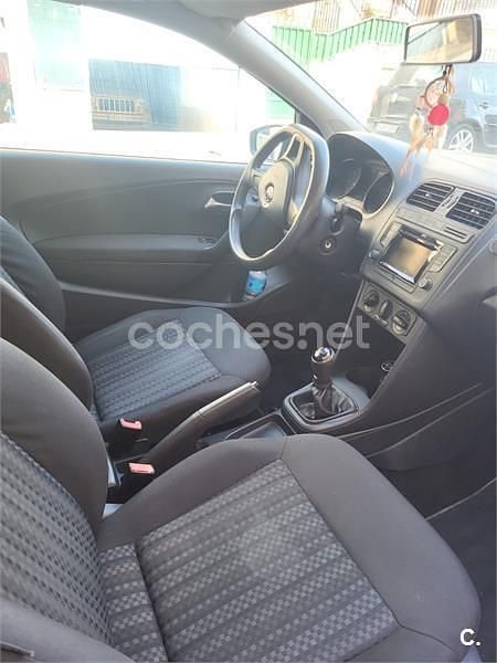 Azul Usado 2014 VW Polo Advance Berlina | 6000 € (Super precio) - Imagen 1/4