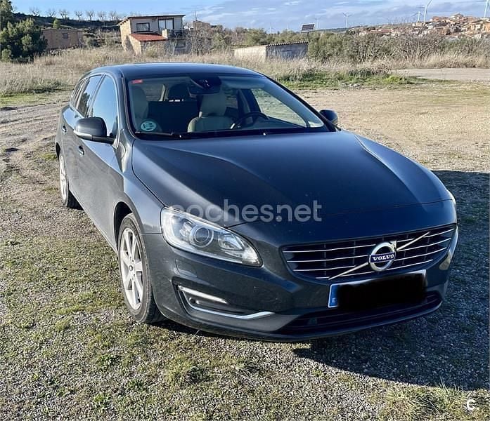 Begagnad Volvo V60 Summum 150 HK (110 kW) 2017 Grå Kombi