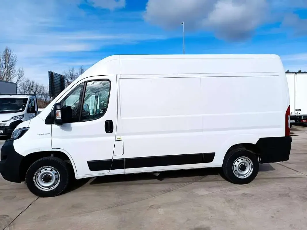 Usado Fiat Ducato 120 CV (88 kW) 2021 Blanco Van