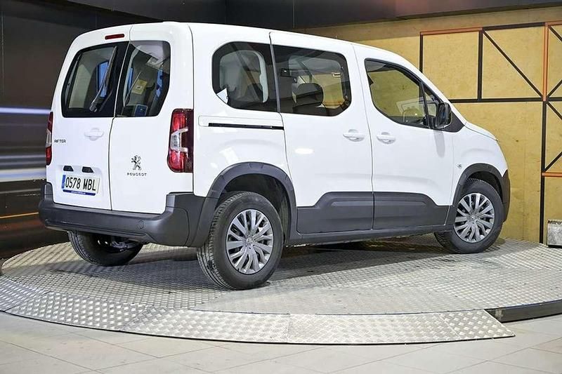 Usado Peugeot Rifter Active 102 CV (75 kW) 2022 Blanco Monovolumen