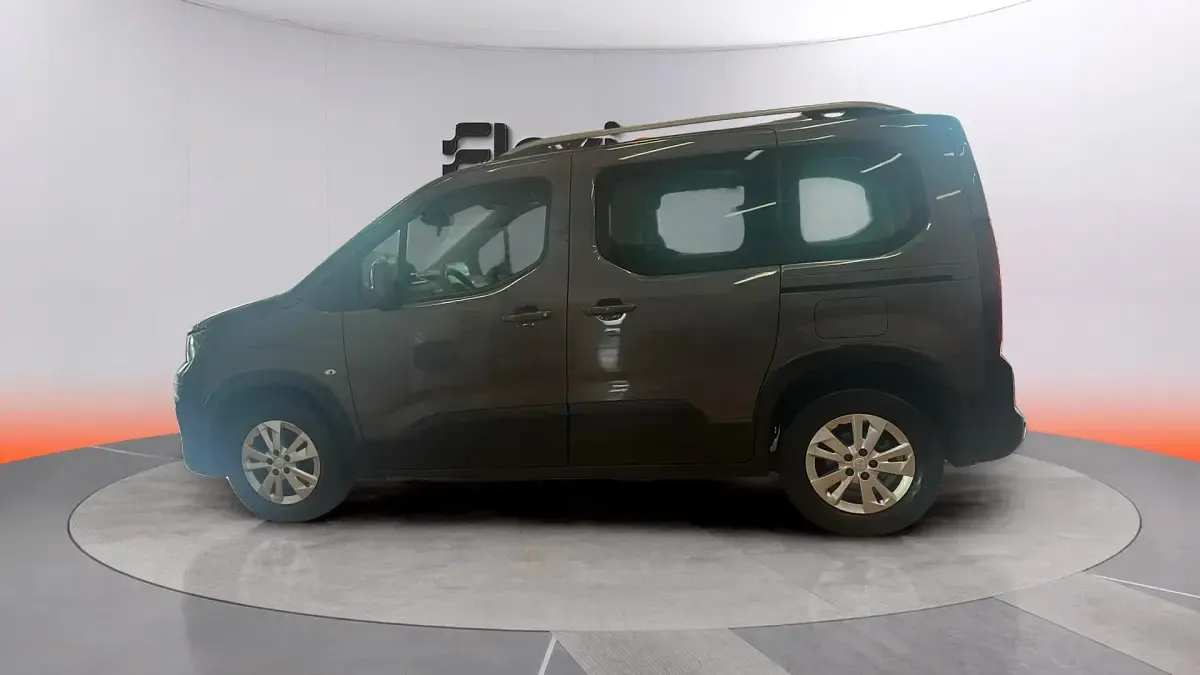 Usado Peugeot Rifter Allure 110 CV (80 kW) 2020 Gris Monovolumen