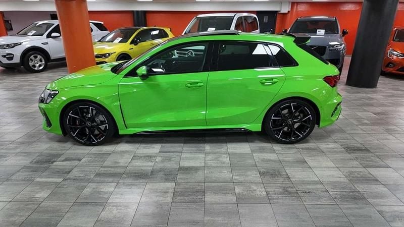 Usado Audi RS3 Sportback 400 CV (294 kW) 2022 Verde Utilitario