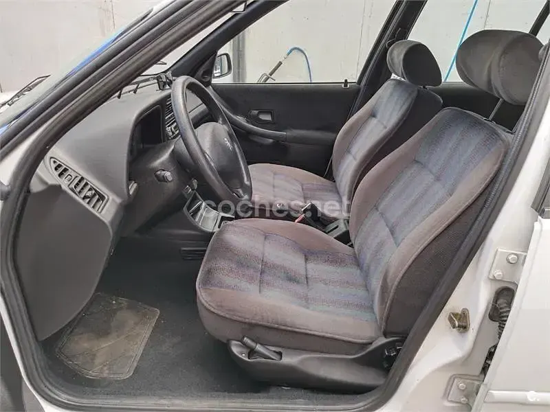 Usado Peugeot 306 90 CV (66 kW) 2000 Blanco Berlina