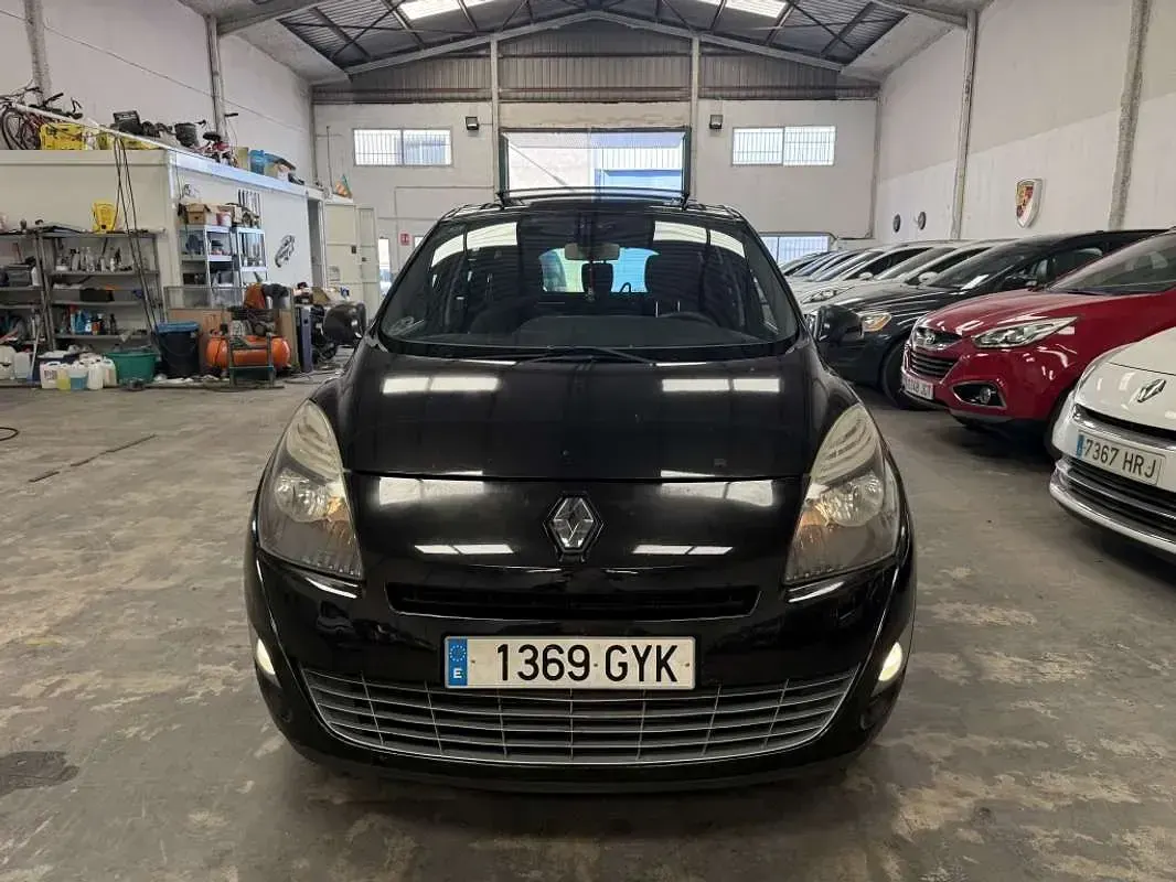 Usado Renault Scenic E-Tech Business 106 CV (77 kW) 2010 Negro Monovolumen
