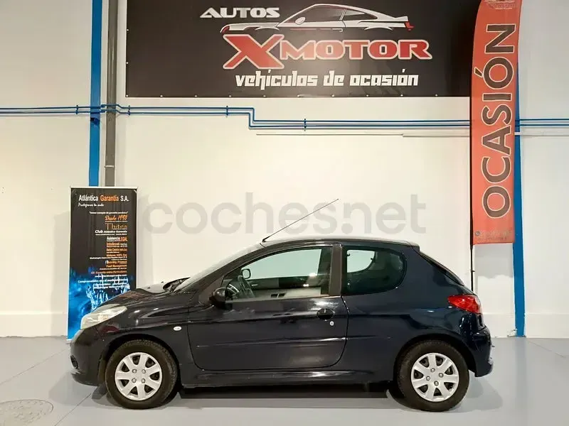 Usado Peugeot 206+ 70 CV (51 kW) 2012 Gris / plata Utilitario
